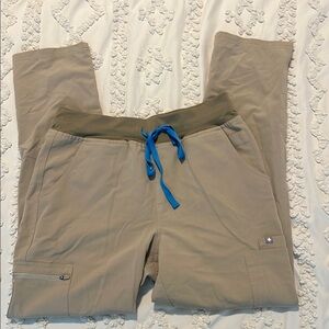 Figs Women’s Yola Scrub Bottom Size M in Sandstone